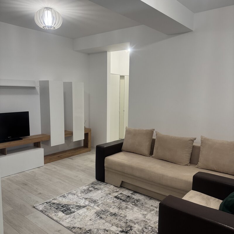 Nicolae Grigorescu, Policlinica Titan, Parc Titanii.