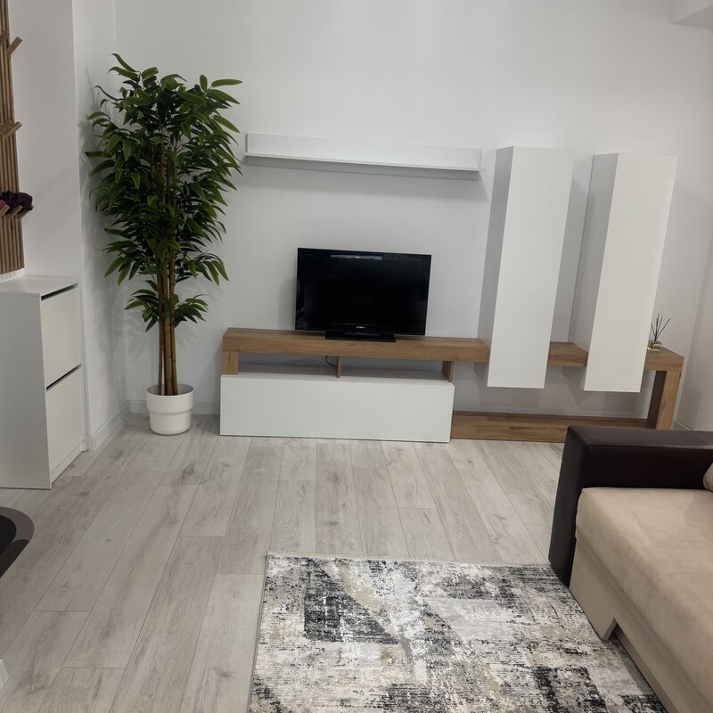 Nicolae Grigorescu, Policlinica Titan, Parc Titanii.