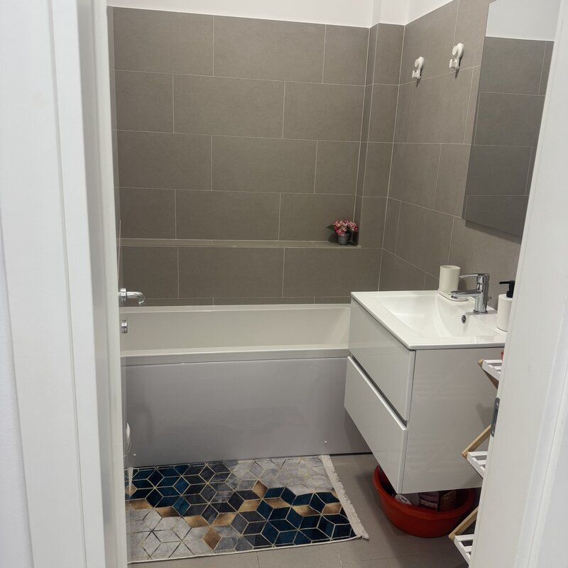 Nicolae Grigorescu, Policlinica Titan, Parc Titanii.